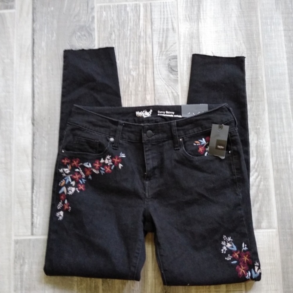 ๐ Mossimo Embroidered Black and Floral Mid Rise Curvy Skinny Jeans, Size 6 Short - Picture 8 of 12